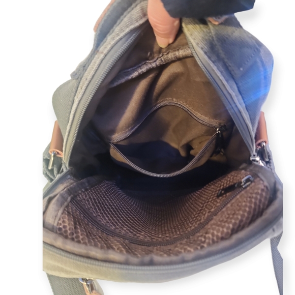 Berchirly Small Messenger Bag, Men's Crossbody - Picture 9 of 9